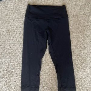 Lululemon athletica size 8 cropped leggings no tag but size 8